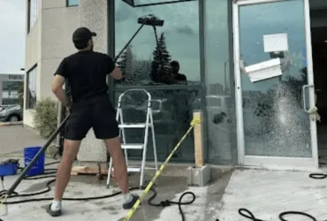 Post-Construction-Cleaning-Services-in-Toronto Exterior commercial window cleaning in Toronto by H&M Maid.